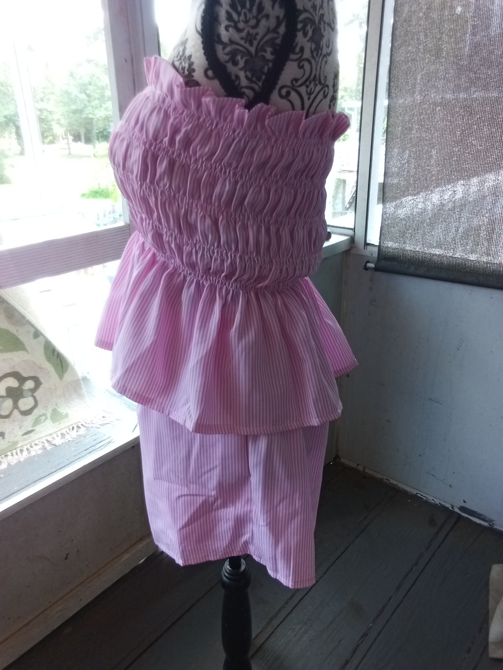 Light Pink Striped Smocked Strapless 2pc Short Set Sz Medium New - Picture 2 of 5